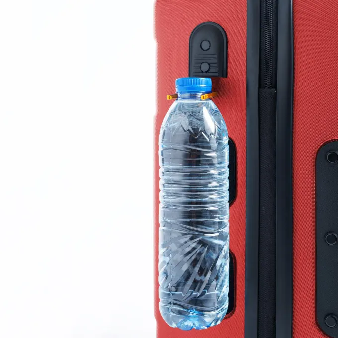 Silk & Salt TACH V3 Connectable Hardside Spinner Suitcase LuggaBags 3 Piece Set Red^ Checked Luggage